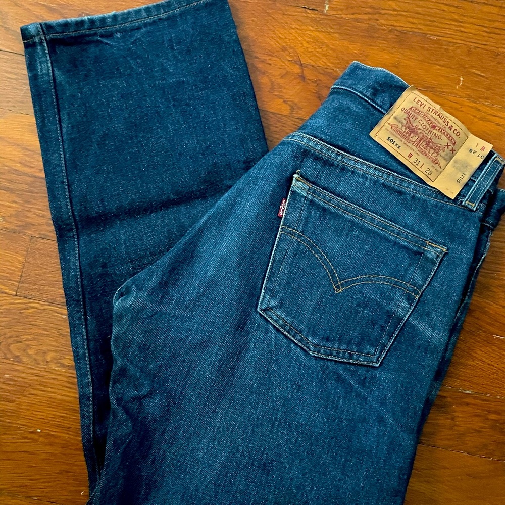 Levi's 501 for man.